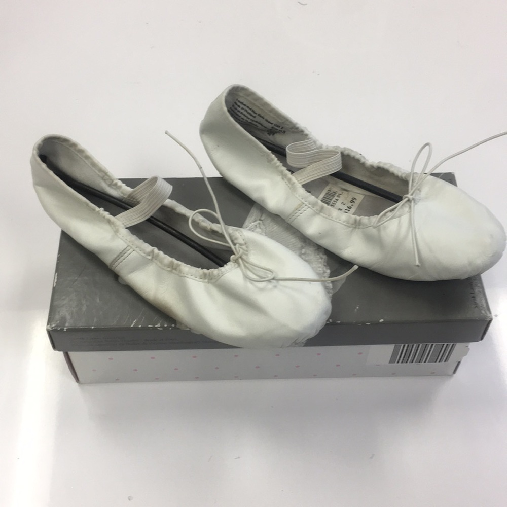 Girls leather  BALLET FLATS SIZE 2